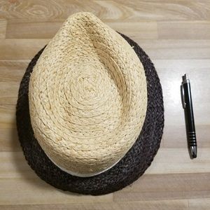 Womens woven hat used